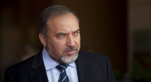 “Netanyahu is concealing information.” Lieberman warns of new training to storm towns