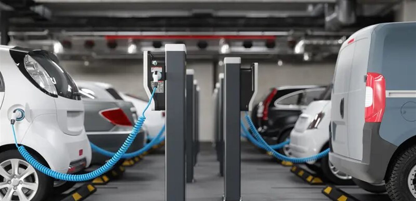 The demand for electric cars is rising again... who is leading the race?