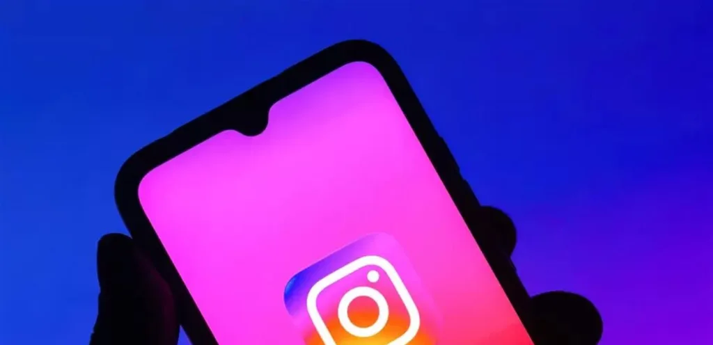 New logo.. Instagram is making a striking change in its identity