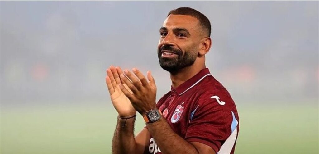 Who is the player that Besiktas coach preferred over Salah?