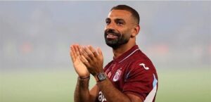 Who is the player that Besiktas coach preferred over Salah?