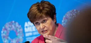 The IMF warns of a more uncertain economic phase
