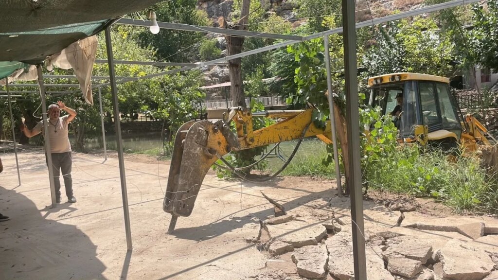 Encroachments under the bulldozer… The Litani is moving in Sir al-Gharbiyah