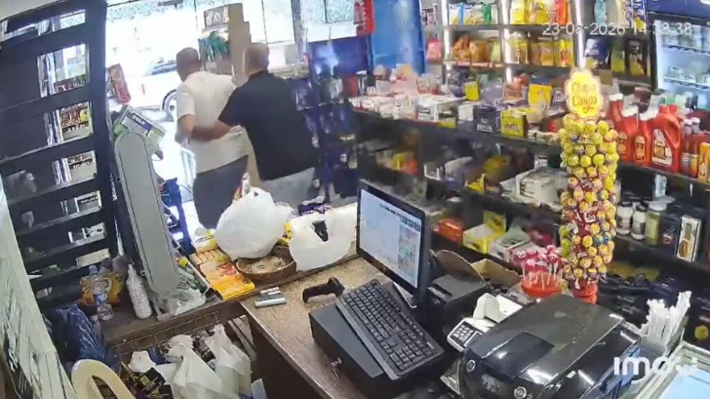 An individual dispute turns into shooting in Sidon… one wounded and damage to cars (video)