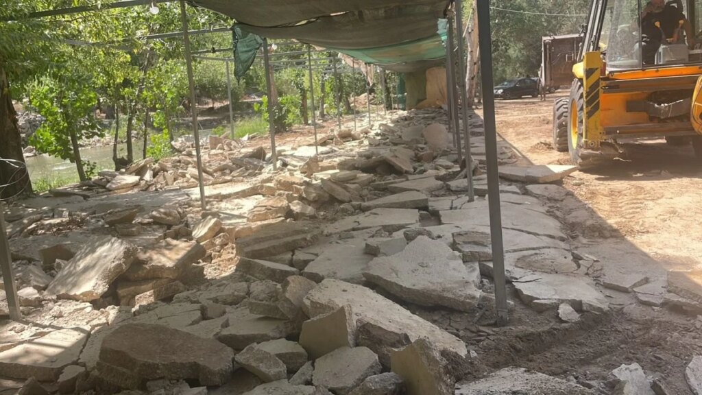 Bulldozers arrive in Sir al-Gharbiyya… “Litani City” removes encroachments and warns violators