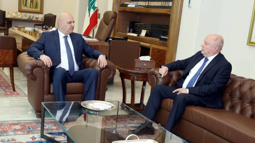 Aoun calls for not to seek help abroad amid Lebanon’s crises and battles