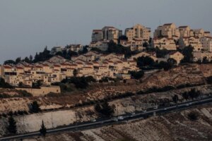 Israel postpones a settlement project that threatens to divide the West Bank