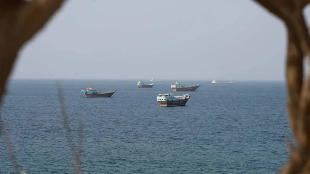 Tehran announces the arrest of 19 “violating” ships and escalates tension in Hormuz waters