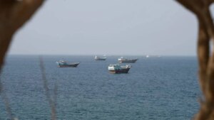Tehran announces the arrest of 19 “violating” ships and escalates tension in Hormuz waters