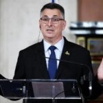 Heated controversy after accusations of “war crimes”: Sa’ar calls on the Austrian president to be ashamed