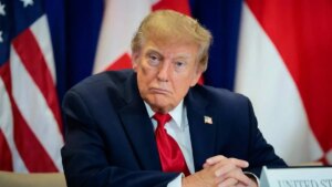 Trump denies the existence of an arms deal with Beijing amid conflicting official accounts
