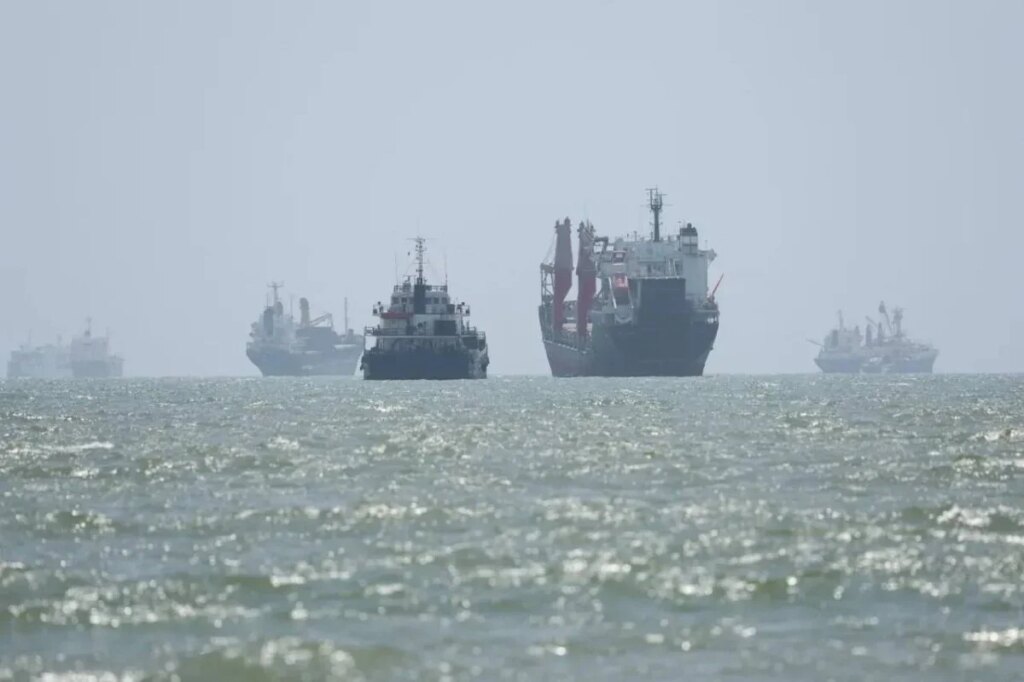 A naval attack near the Strait of Hormuz and Oman evacuated a crew of 27 individuals