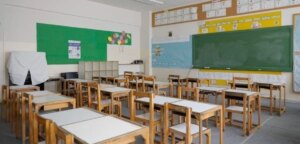 The crisis of the 400 children outside Tripoli’s schools ends with a decisive decision from education