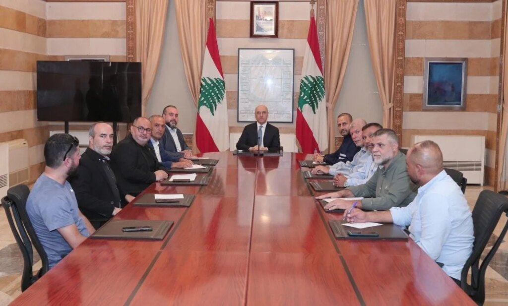 Al-Hajjar opens Bint Jbeil files from the displacement and services portal