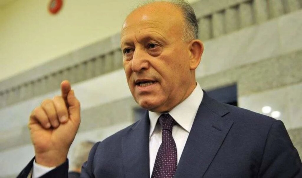 Chants of general amnesty from the Damascus countryside: Just as the tyrant of Syria fell, the tyrant of Lebanon will fall