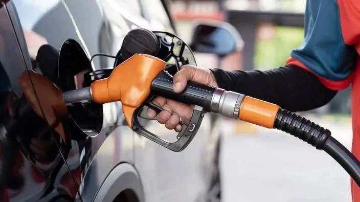 A new mechanism for calculating the transportation allowance by linking it to fuel prices at a rate of five liters per day