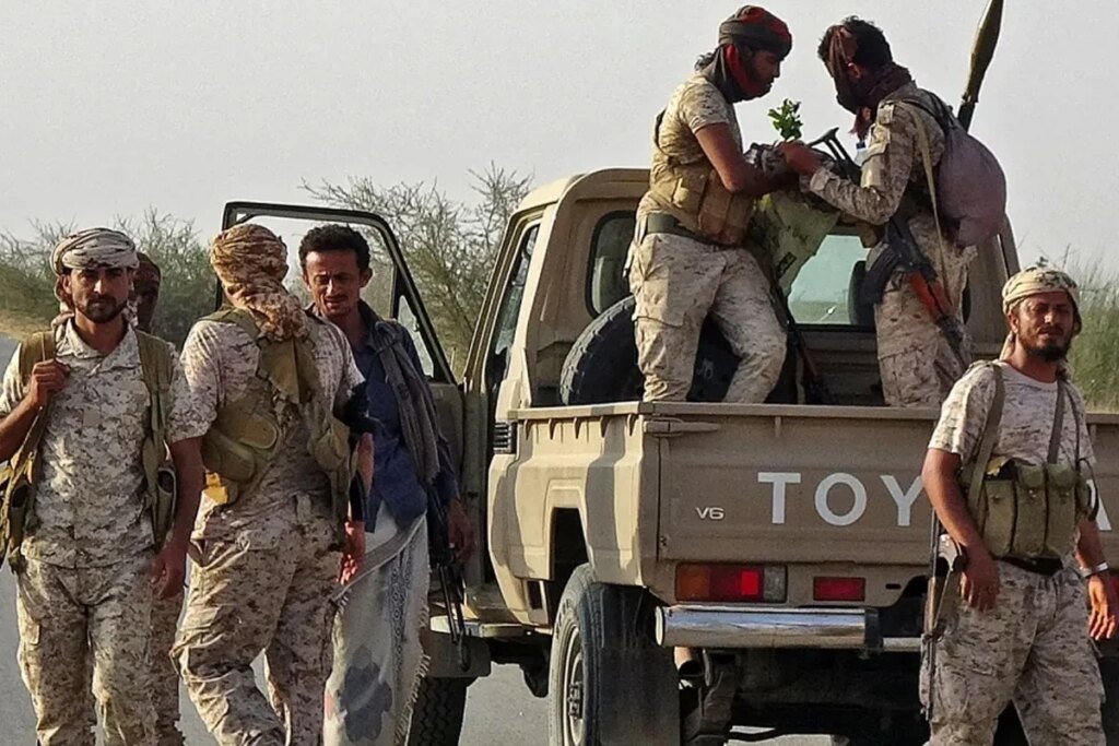 Arabization of Bab al-Mandab: 3 hours of confrontations resulting in an air strike and destroyed Houthi vehicles