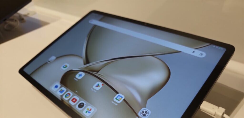 TCL unveils its new tablet computer with competitive specifications