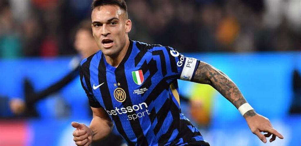 Martinez’s double saves Inter Milan and gives them a valuable draw against Roma
