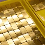 Interest pressures and Treasury yields are pushing gold to suffer weekly losses
