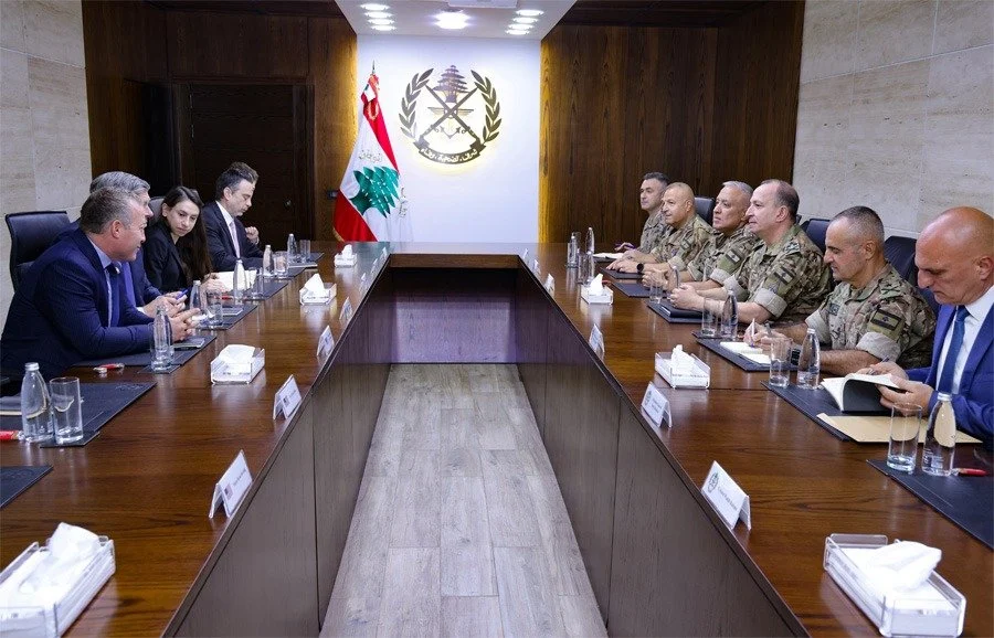 The Army Commander discusses with an American delegation enhancing military capabilities amid the current challenges