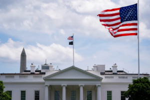 A media crisis rocks the White House: a press ban followed by lawsuits and a suspension of coverage