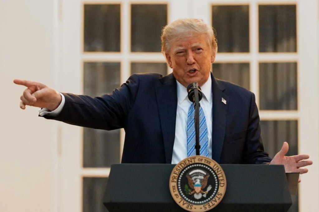 Trump escalates the confrontation with the media by expelling journalists from the White House