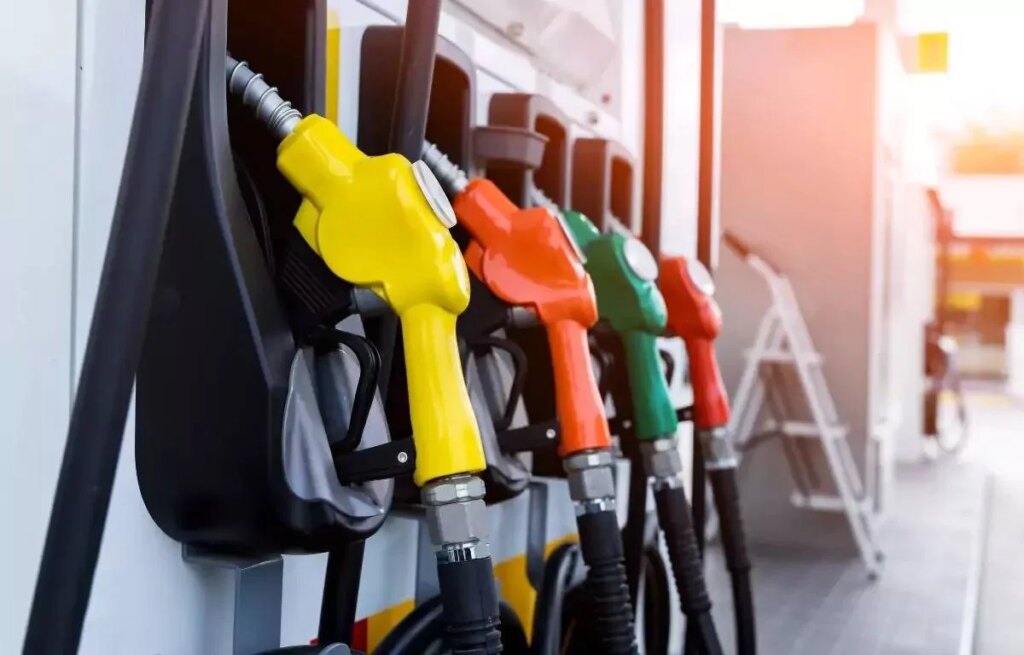 Fuel scarcity sparks a new crisis in the Bekaa Valley, and sales move to the black market
