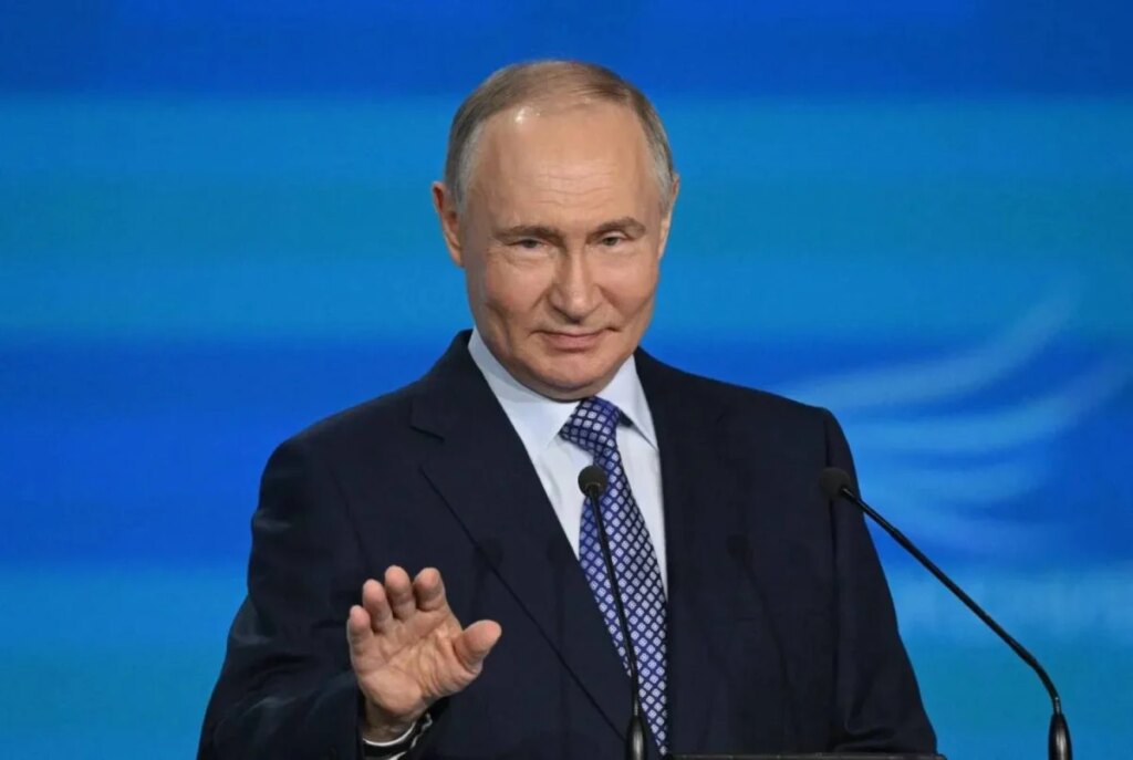 Moscow welcomes Trump’s envoys and hints at an upcoming summit with Putin