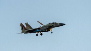 Israeli fighters fly towards the Iranian border on a mysterious mission