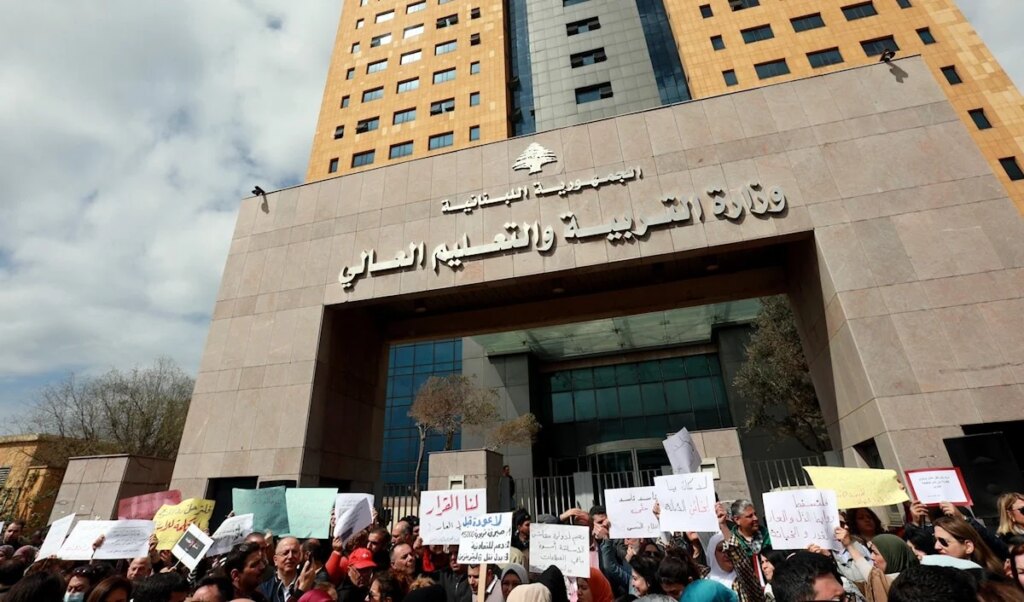 The teacher crisis is escalating: eroding salaries and suspended rights cry out to consciences