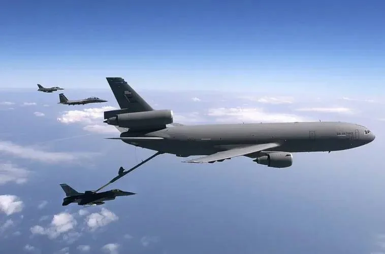 Mysterious movements of four American fighter jets in North Africa, and all eyes are watching the destination