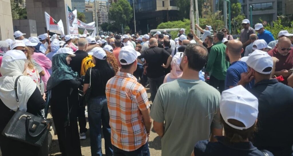 The crisis of merging classes explodes the anger of contractors in Hasbaya and pushes them to the streets