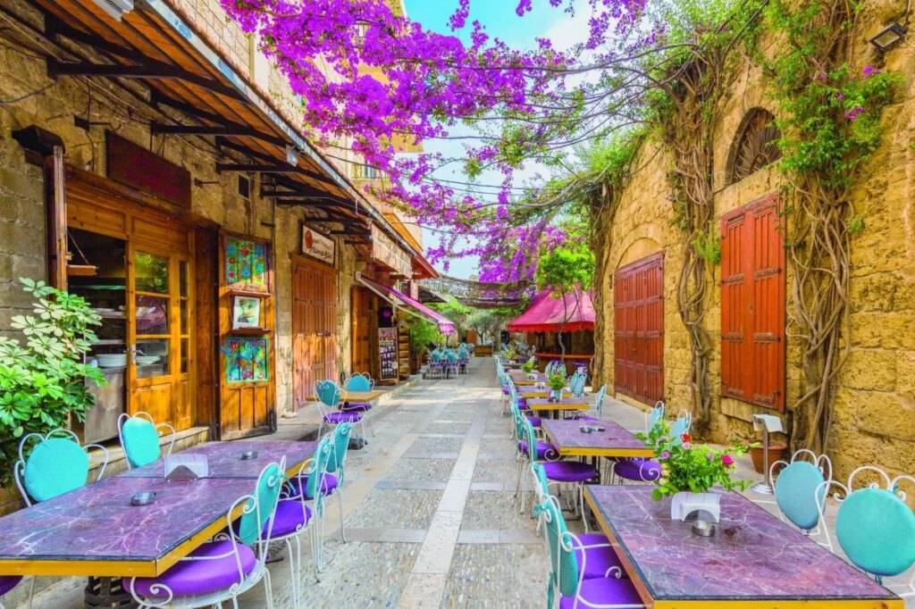 From Europe to the Gulf… rapid closures affect Lebanese restaurants