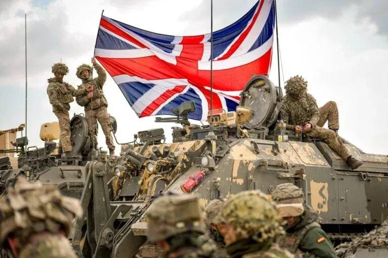 British special forces carry out a landing simulating the 1982 scenario and send fiery messages to Apostras