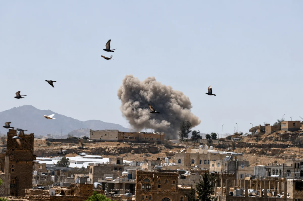 Battles rage and intense bombing: The Houthis escalate militarily in Taiz