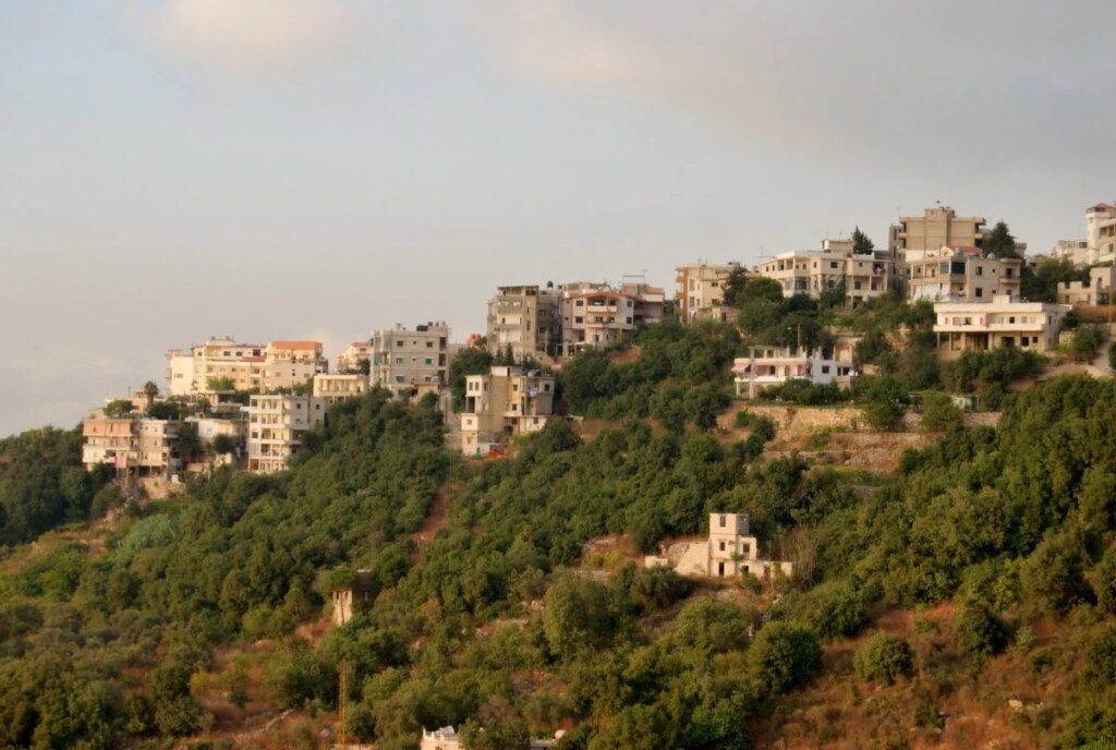 A bloody dispute over a parking lot in Aley leaves one dead and 4 injured