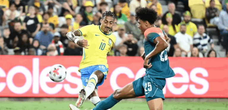 Rafinha’s injury confuses Brazil and Barcelona’s calculations