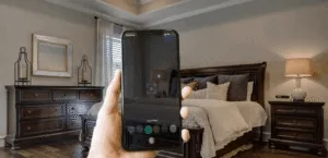 This way… your smartphone detects hidden cameras in hotel rooms