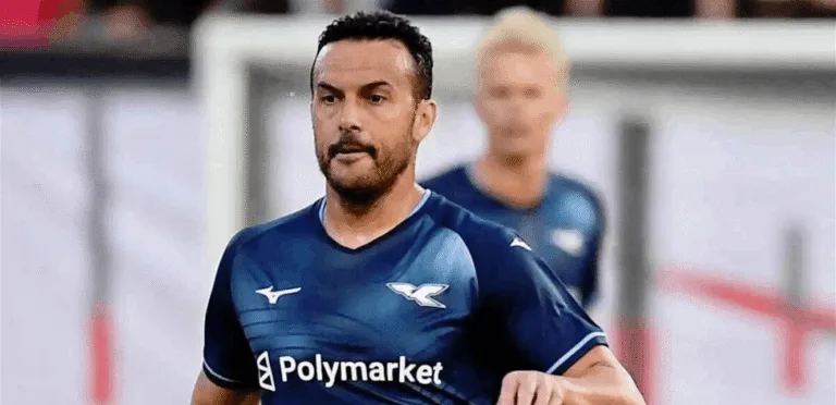 Pedro Rodriguez hangs up his boots and bids farewell to the stadiums at the age of thirty-nine