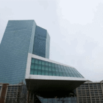European stock indices recover amid pressures from the French sovereign debt crisis
