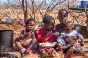 The United Nations warns: 1.2 billion poor people around the world and unprecedented living standards