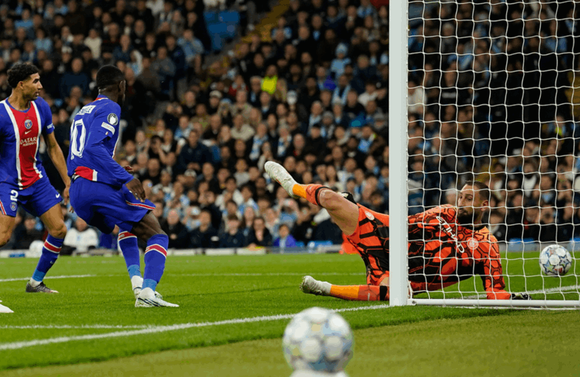 Paris Saint-Germain sweeps Manchester City 4-0 in its home