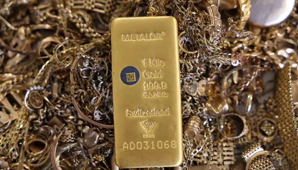 Gold fell, recording pressure weekly losses due to fears of tightening US interest rates