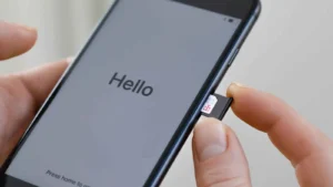 Changing the SIM card..Does it require turning off the phone?