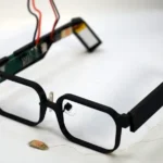 Smart glasses that generate their energy from the user’s facial expressions