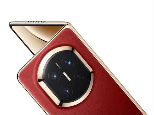 Huawei unveils its foldable phone and reveals details of its standard specifications