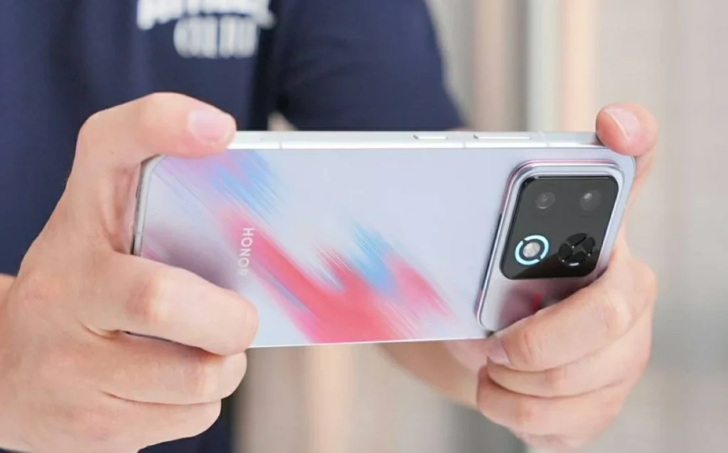 Honor ignites the competition and unveils its new phone to chase the giants of iPhone and Galaxy