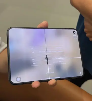 Technical crises afflict the iPhone Duo and cracks in its internal screen on its first day