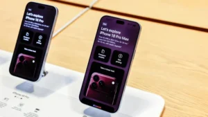 Apple creates a technology to program and update the iPhone inside its closed boxes